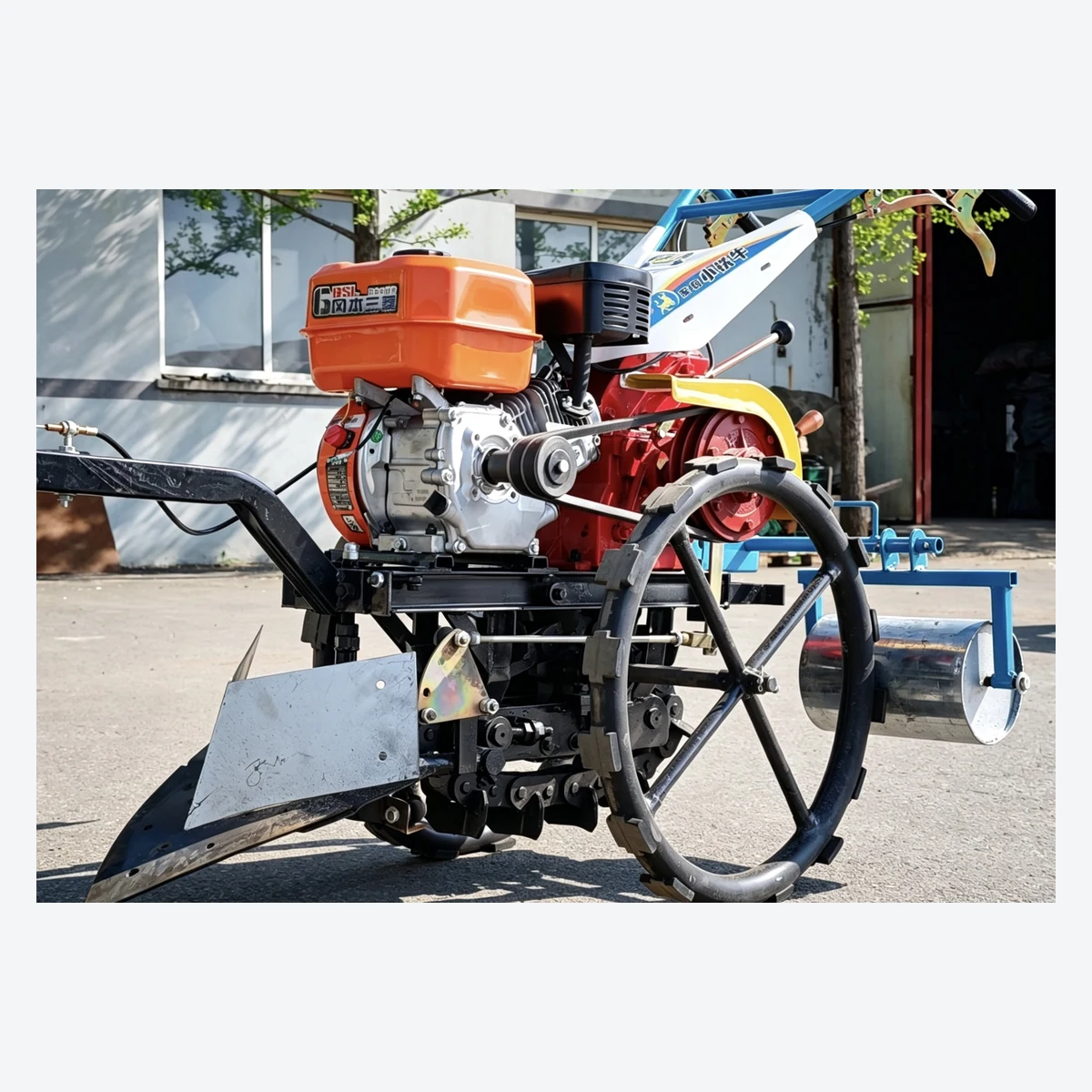 6 HP gasoline cultivator and hiller