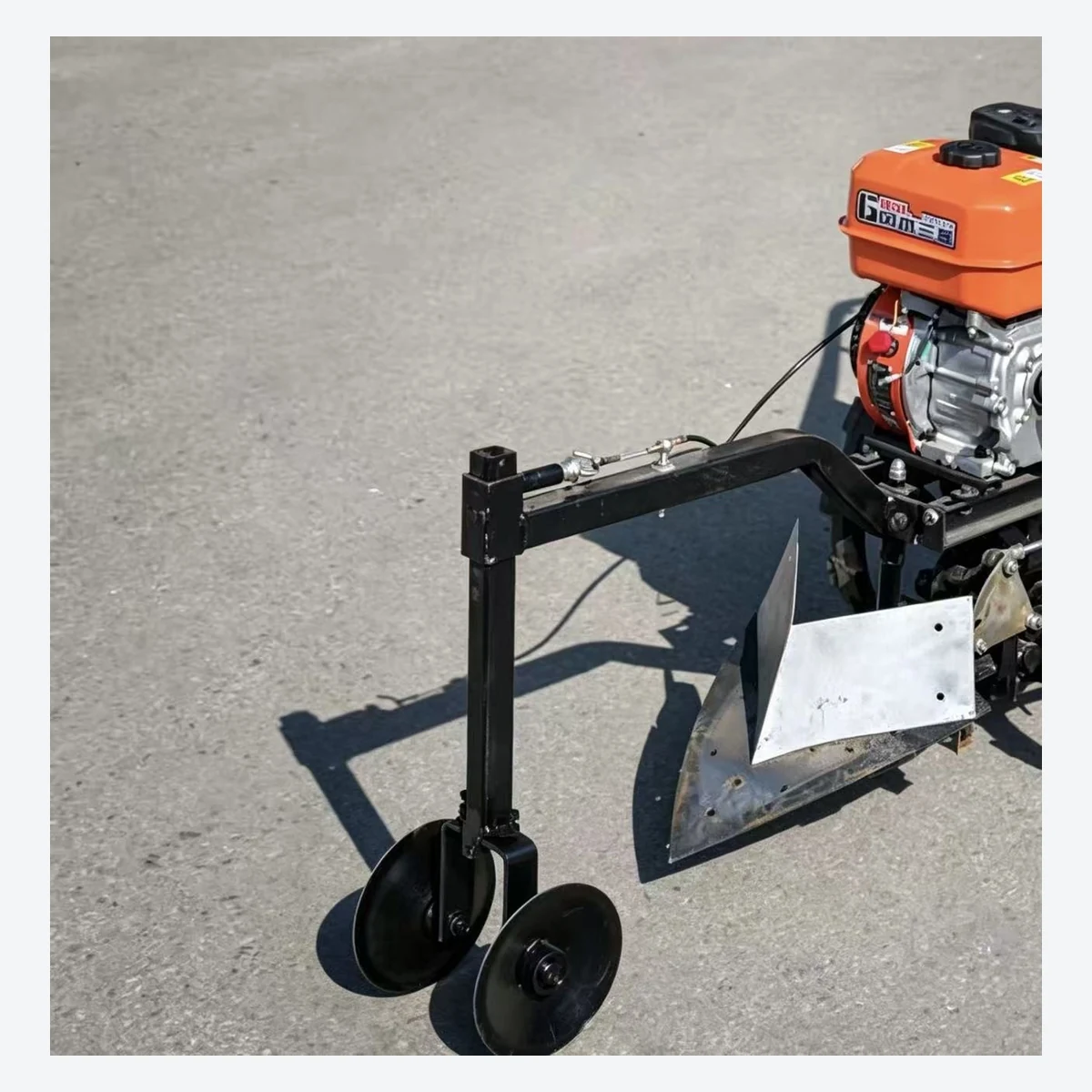 6 HP gasoline cultivator and hiller